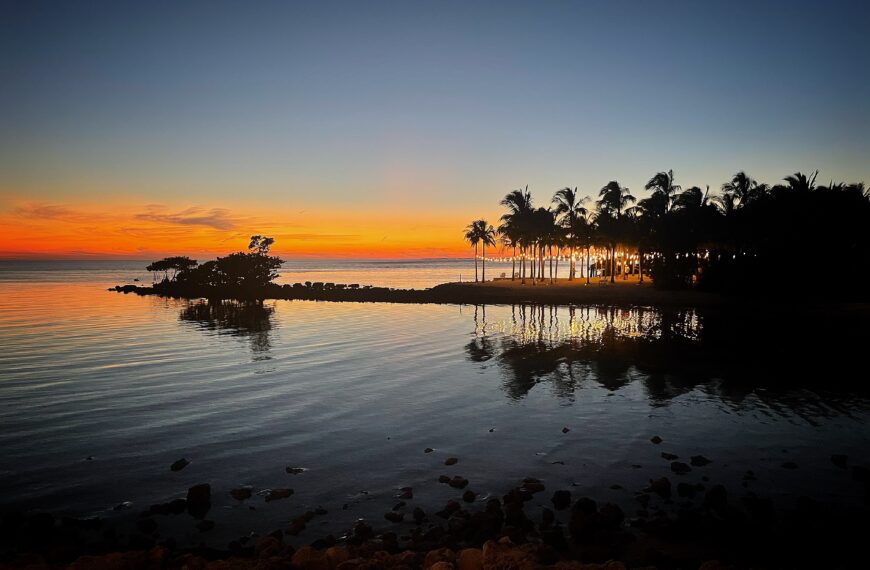 Book Travel with Worksploring. Get a Full Membership—Free.